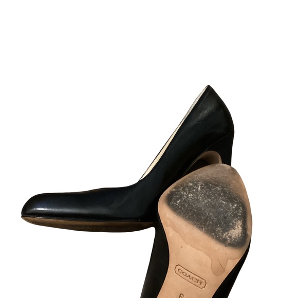 Coach Elegant Black Pumps 6 B